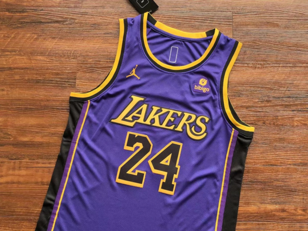 21FC306B-9F05-4159-9E5B-4CA8C2E47E01